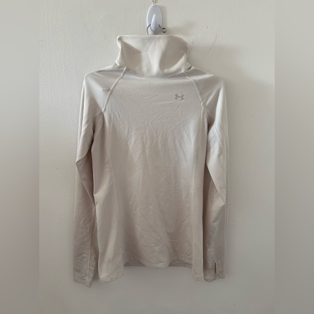 UNDER ARMOUR- Women’s Winter lined Top